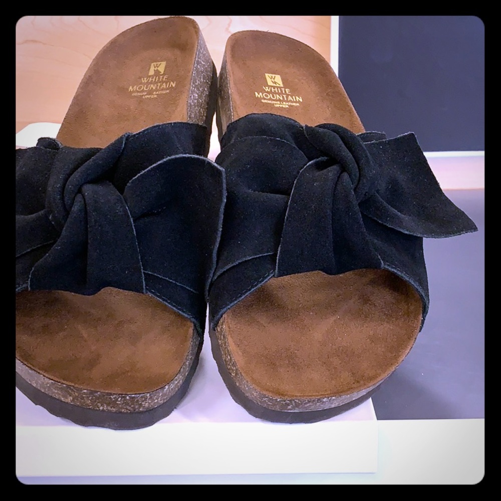 White mountain black suede bow footbed sandal